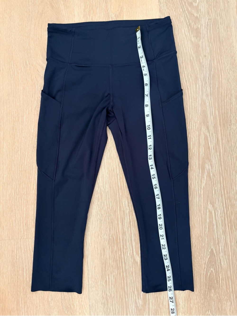lululemon athletica Navy Mid-Rise Cropped Leggings- Size 6 (SM) - Picture 5 of 10